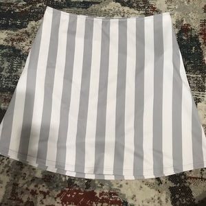Euc medium white and grey stripes skirt